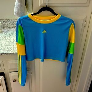 Crop Adidas Long sleeve.